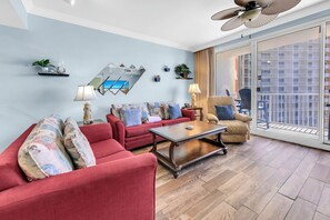 TV - 🌞Beachfront-Great Amenities-Lagoon Pool+Hot Tub-Shores of Panama 816🌞 (Panama City Beach)