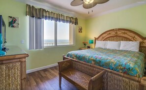 2 bedrooms, free WiFi, bed sheets - 🌞Beachfront-Great Amenities-Lagoon Pool+Hot Tub-Shores of Panama 816🌞 (Panama City Beach)