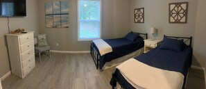 2 bedrooms, iron/ironing board, bed sheets