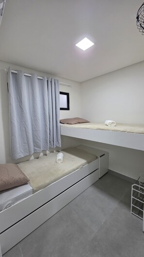 Apartamento clássico, varanda coberta, vista para a cidade | Espaço de trabalho para notebook, Wi-Fi de cortesia