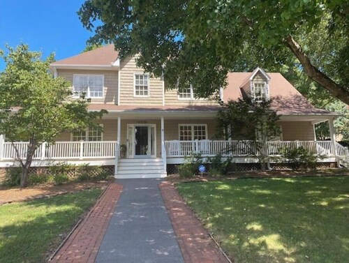 Sweet Southern Dream - 3 Bed, 2.5 Bath, & Office