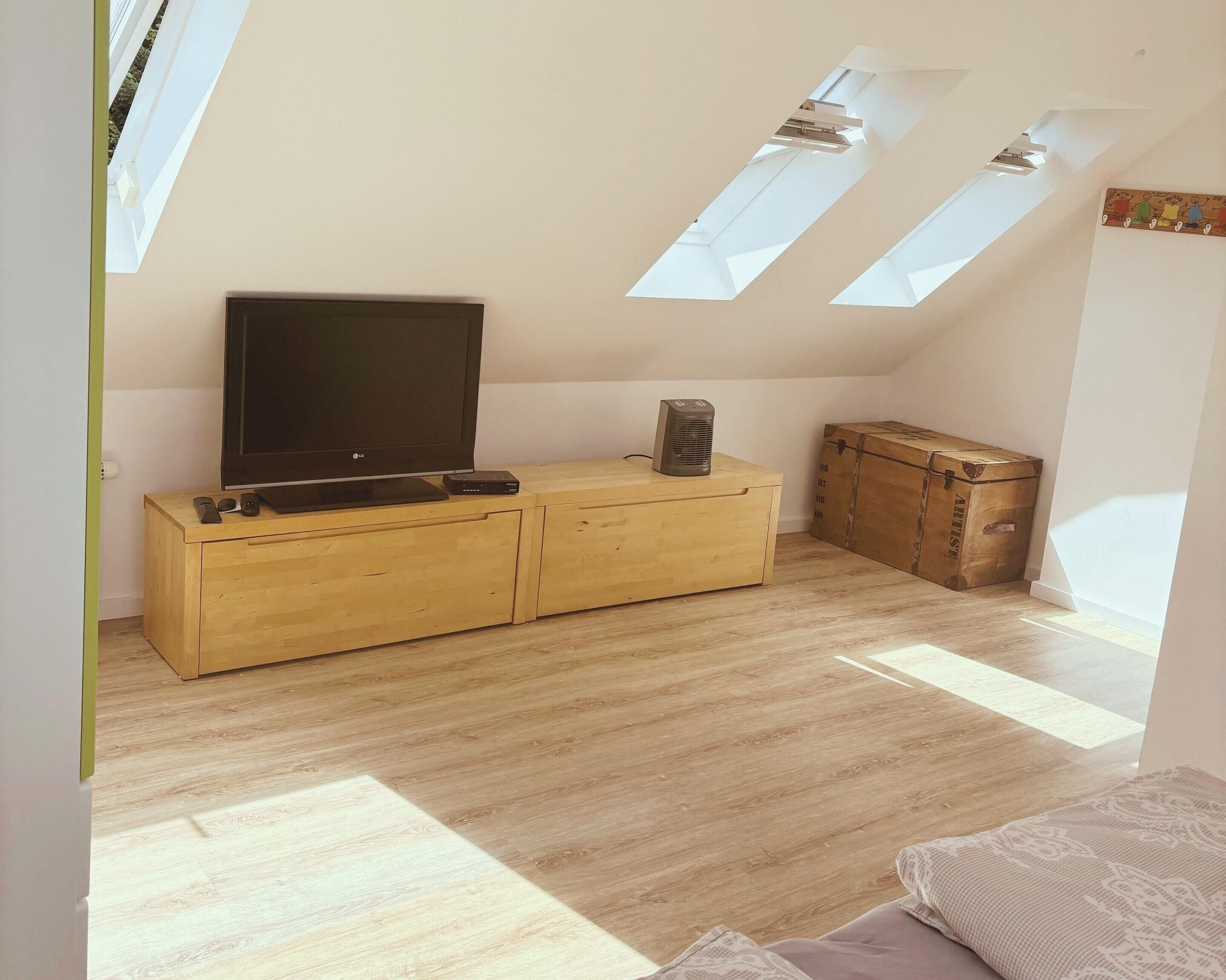 House | 3 bedrooms, individually furnished