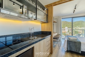 Basic Apartment | Private kitchen