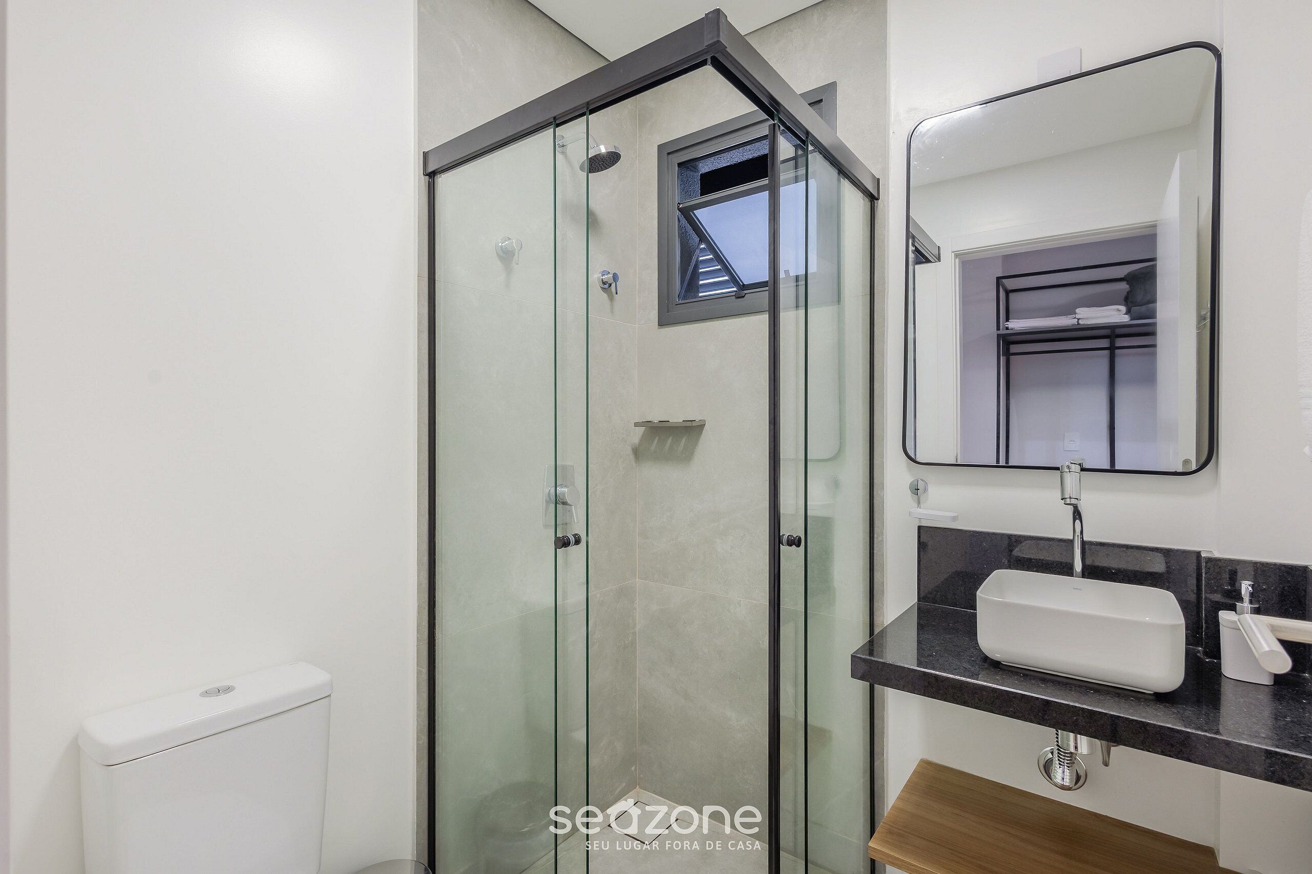 Basic Apartment | Bathroom