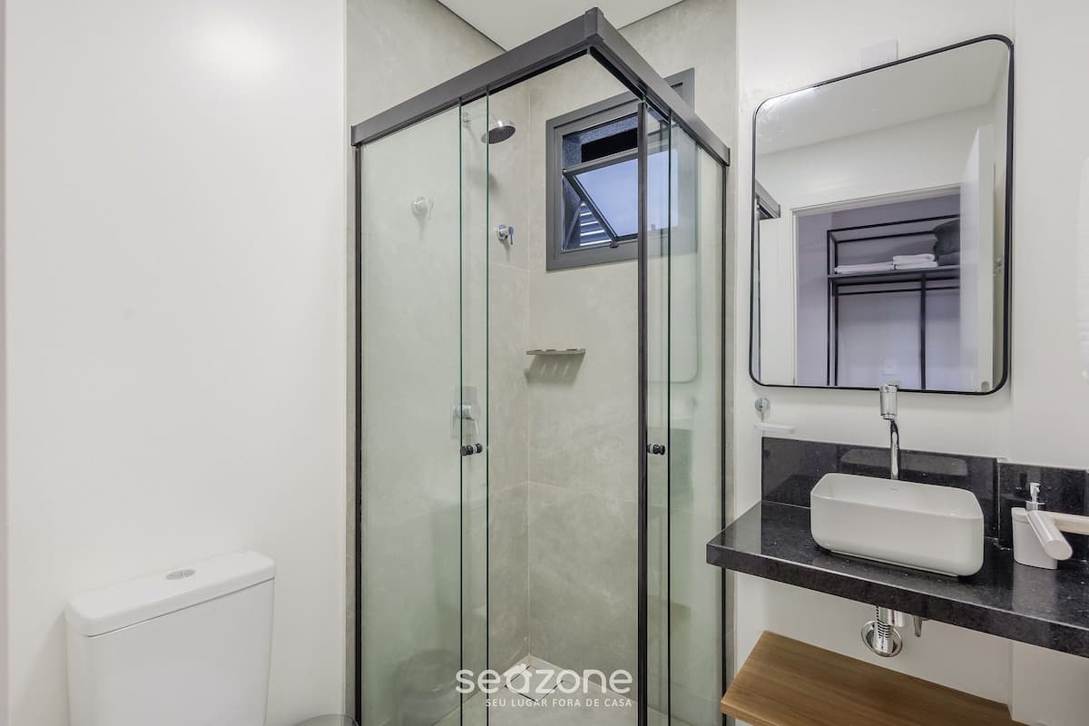 Basic Apartment | Bathroom