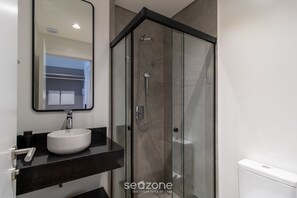 Basic Apartment | Bathroom | Shower - New Studios - Pool With sea View - Penha Spot PSO (Penha)