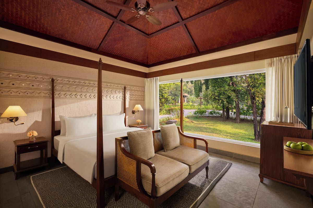 Suite, 1 King Bed, Garden View | Egyptian cotton sheets, premium bedding, down duvets, memory-foam beds