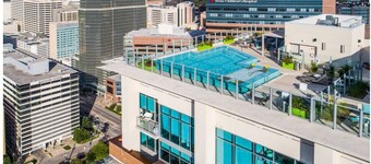 2BD/2BA Rolls-Royce Inspired City Highrise w/Rooftop Pool
