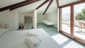4 bedrooms, free WiFi, bed sheets