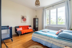 4 slaapkamers, reisbedje, gratis wifi, beddengoed