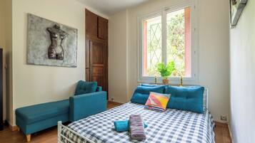 4 habitaciones, cuna de viaje, wifi gratis y ropa de cama