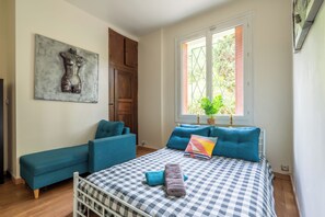 4 slaapkamers, reisbedje, gratis wifi, beddengoed