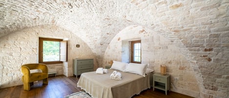 5 bedrooms, iron/ironing board, travel crib, free WiFi
