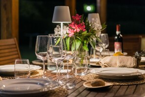 Dining - Villa Soleil – 3 bedrooms, pool, pets allowed, A/C, Wi-Fi (Montemaggiore al Metauro)