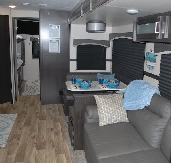 Smart TV, fireplace, stereo