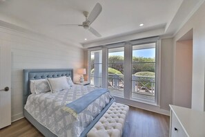 4 bedrooms, desk, iron/ironing board, free WiFi