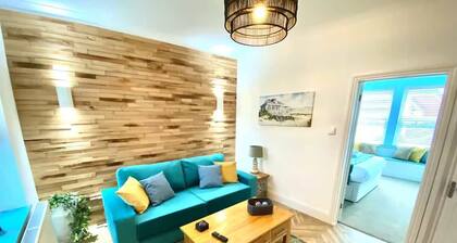 Modern 2 Bedroom Apartment with Garden in Southend