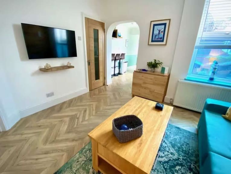Modern 2 Bedroom Apartment With Garden In Southend - Southend-on-Sea