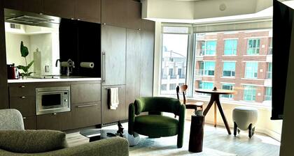 Elegant and Charm Suite Yorkville