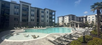 Luxurious Plush Apartment