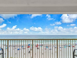 Condo, 1 cama King size (Majestic Beach Towers 1-715) | Playa | En la playa 