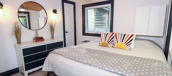 The Willow | Lakefront Cottage | Muskoka