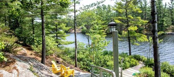 The Willow | Lakefront Cottage | Muskoka