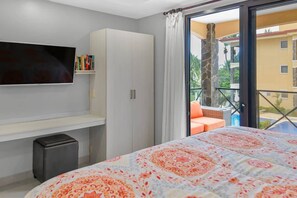 2 bedrooms, iron/ironing board, WiFi, bed sheets - Oceanview Beachfront Condo | Jaco Beach (Jacó)