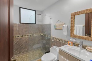 Douche, serviettes fournies