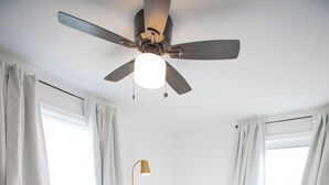 4 slaapkamers, een strijkplank/strijkijzer, wifi, beddengoed