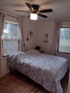 4 chambres, fer et planche à repasser, Wi-Fi, draps fournis