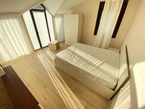 Iron/ironing board, free WiFi