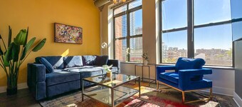 Spacious 2BR Group Stay near McCormick Place & Wintrust Arena