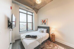 2 bedrooms, iron/ironing board, free WiFi, bed sheets