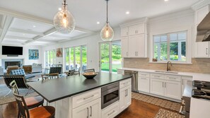 ميكروويف، فرن، موقد طهي مسطح، ماكينة لصنع القهوة/الشاي