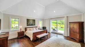 7 bedrooms, iron/ironing board, Internet, bed sheets