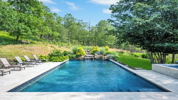 A heated pool - Private Southampton Oasis with Pool, Spa & Effortless Indoor-Outdoor Living (Southampton)