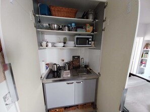 Fridge, microwave