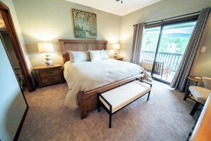 1 bedroom, desk, iron/ironing board, travel cot - Holly 6 | Fireplace, Restaurant, Pool, Spa (Blowing Rock)