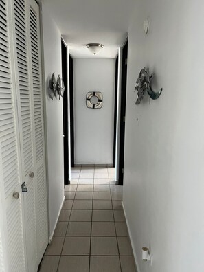 Interior - 3-bedroom cozy apartment in Ceiba, WIFI, TV, AC, laundry close to Vieques ferry. (Ceiba)