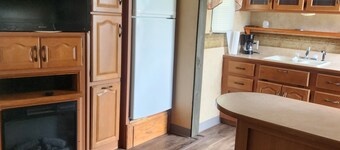 Cozy campground in beautiful Cottondale with AC