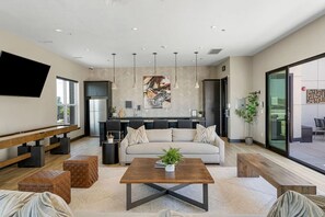 Smart TV - Landing | Modern 1BD, Clubhouse, Gym (Tulsa)