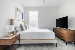 3 bedrooms, desk, iron/ironing board, WiFi