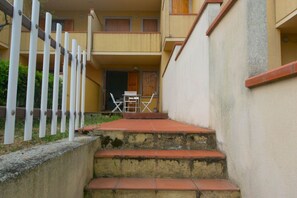 Property grounds - M048 – Marcelli, three-room apartment with sea view and garden (Marcelli)