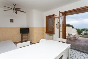 Dining - M048 – Marcelli, three-room apartment with sea view and garden (Marcelli)