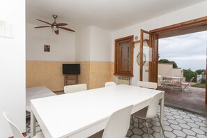 Dining - M048 – Marcelli, three-room apartment with sea view and garden (Marcelli)