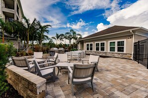 Outdoor dining - Landing | Beautiful 1BD, Pool, Gym (Cape Coral)