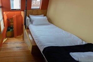 4 Schlafzimmer, Schreibtisch, Bügeleisen/Bügelbrett, WLAN