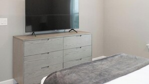 2 bedrooms, desk, iron/ironing board, WiFi - Landing | Beautiful 2BD, Gym, Yoga Studio (Cape Coral)