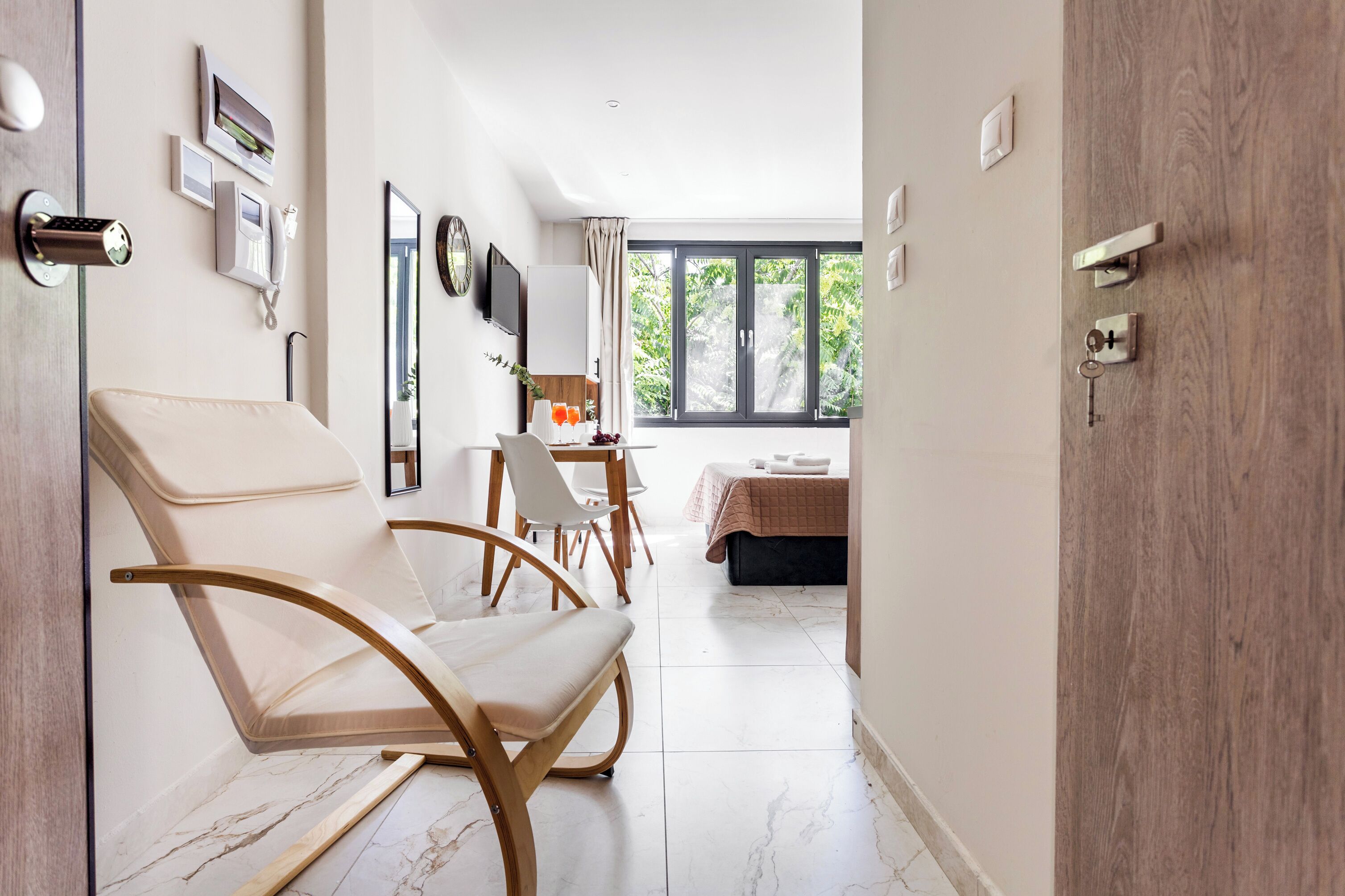 Standard Studio, Garden View